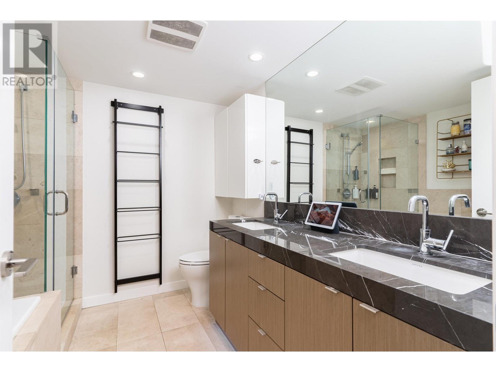 306 112 E 13th Street, North Vancouver, British Columbia  V7L 0E4 - Photo 23 - R2982409
