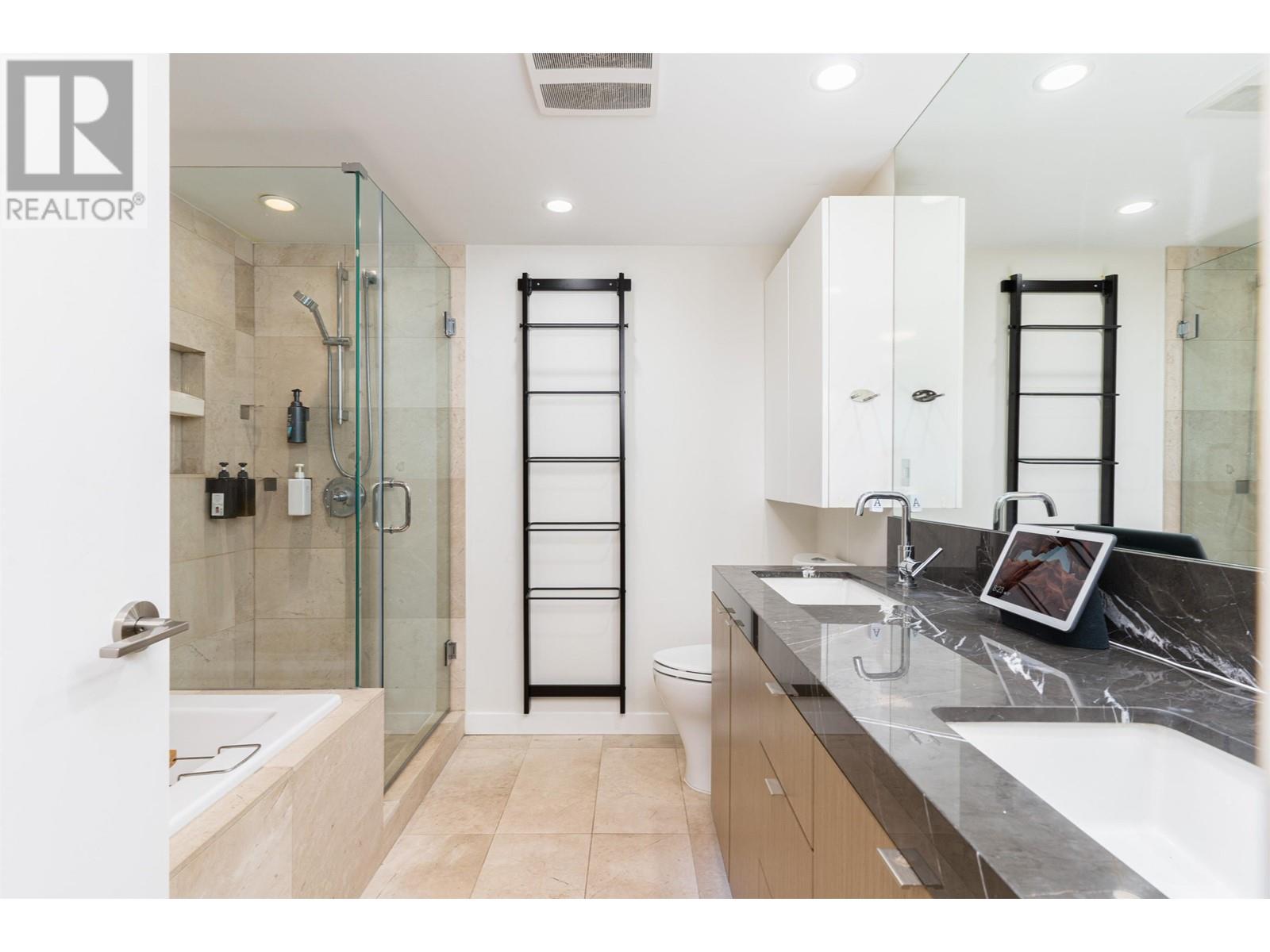 306 112 E 13th Street, North Vancouver, British Columbia  V7L 0E4 - Photo 22 - R2982409