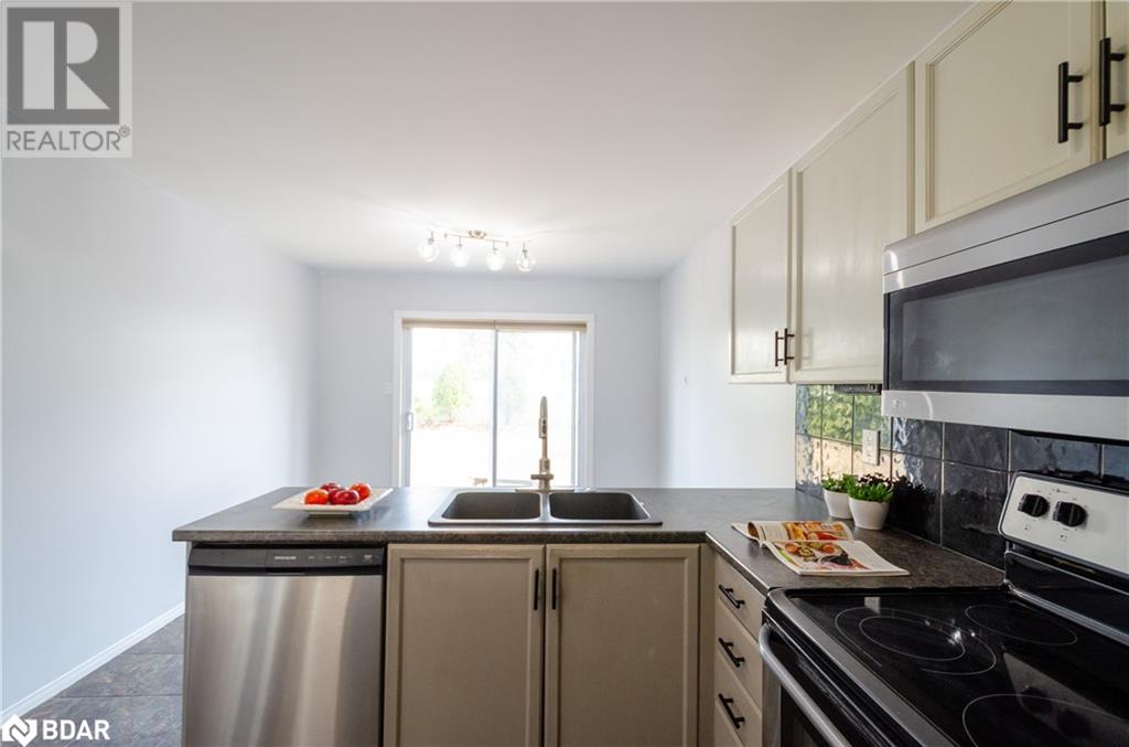 26 Ingram Court, Barrie, Ontario  L4N 7B9 - Photo 10 - 40709918