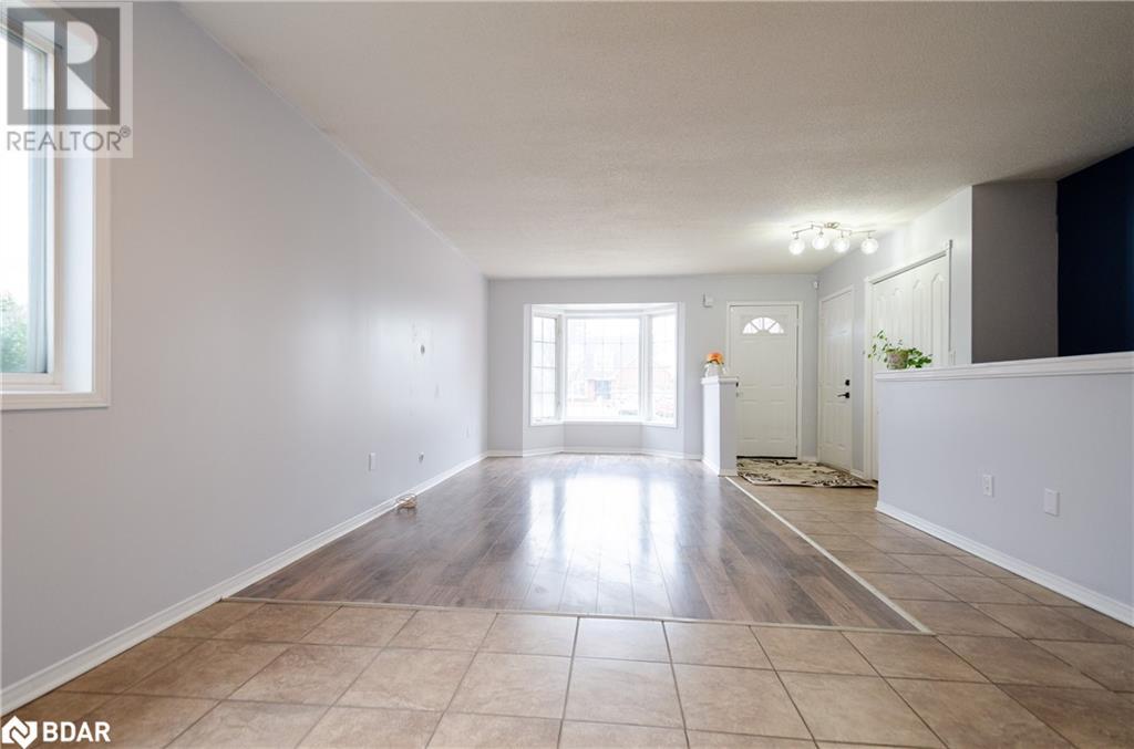 26 Ingram Court, Barrie, Ontario  L4N 7B9 - Photo 2 - 40709918