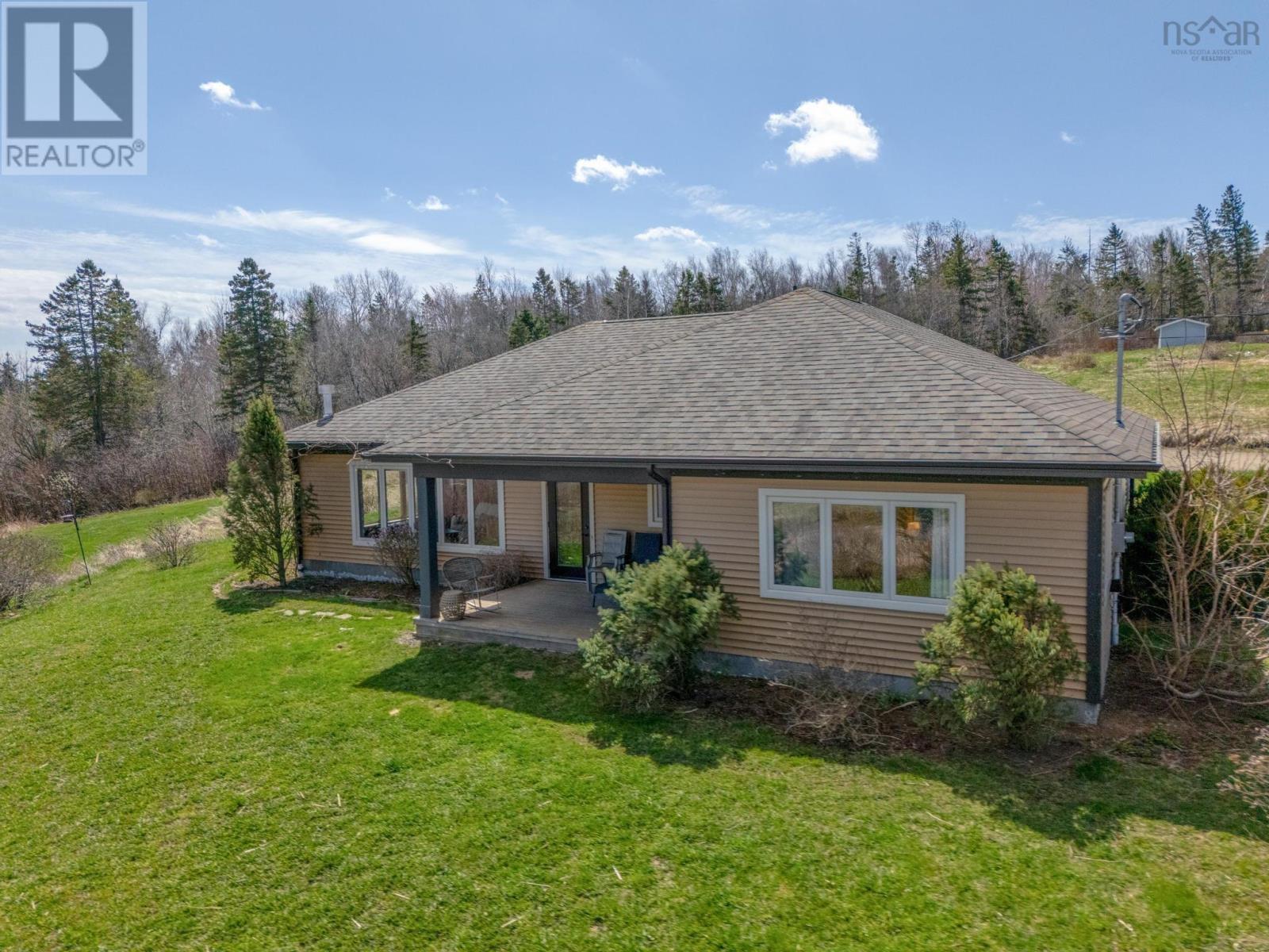 368 Hutchinson Road, Lockhartville, Nova Scotia  B0P 1P0 - Photo 2 - 202506037