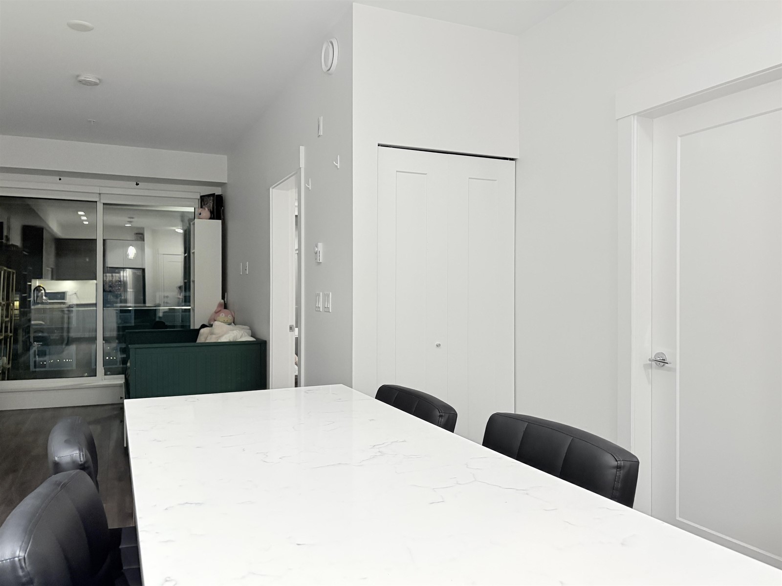 A417 20727 Willoughby Town Centre Drive, Langley, British Columbia  V2Y 3N1 - Photo 3 - R2977885