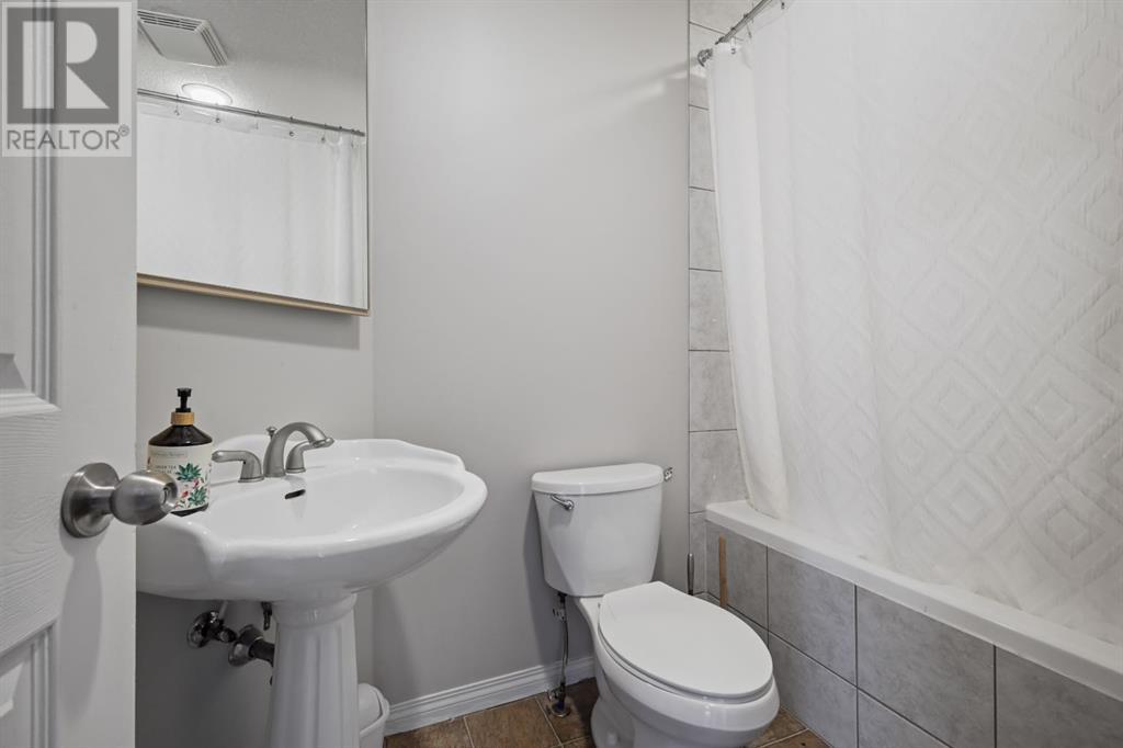 610 24 Avenue Nw, Calgary, Alberta  T2M 1X5 - Photo 12 - A2205502