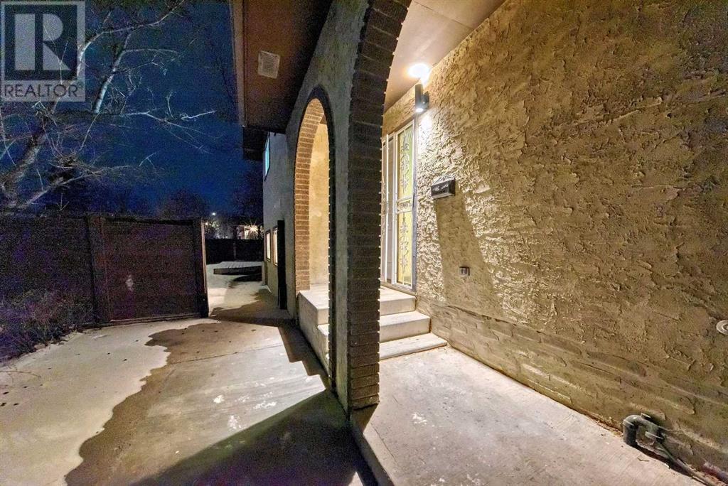 Property at 216 Whiteview Road NE image 3