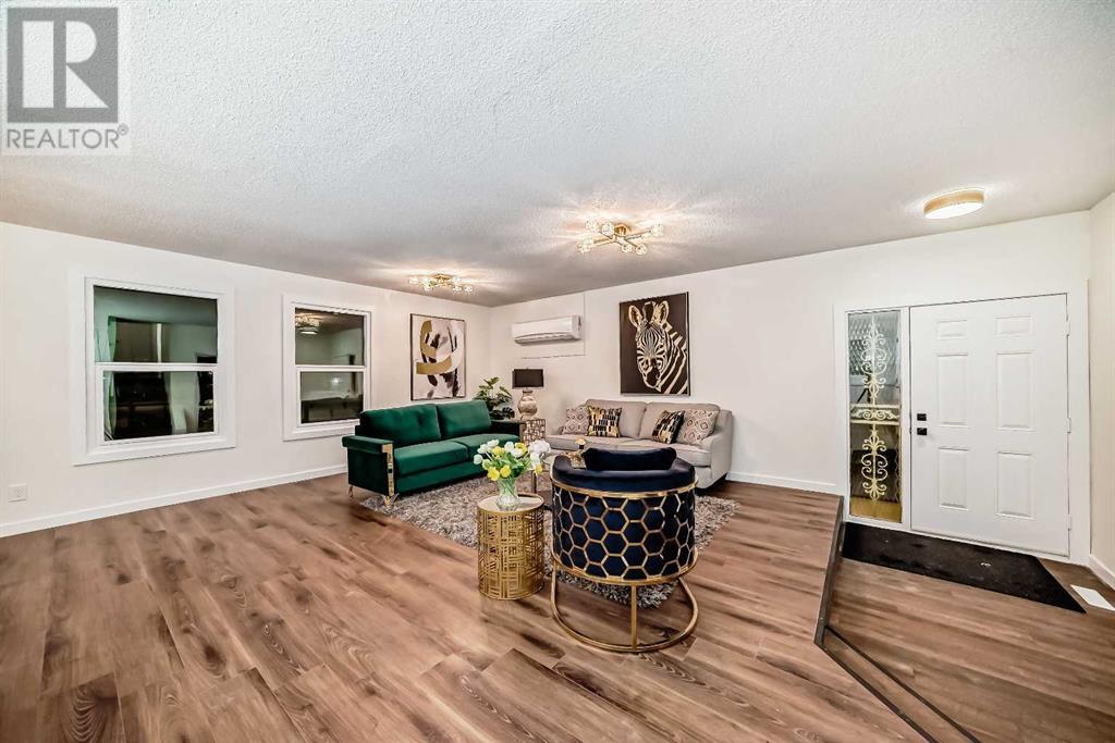 Property at 216 Whiteview Road NE image 4