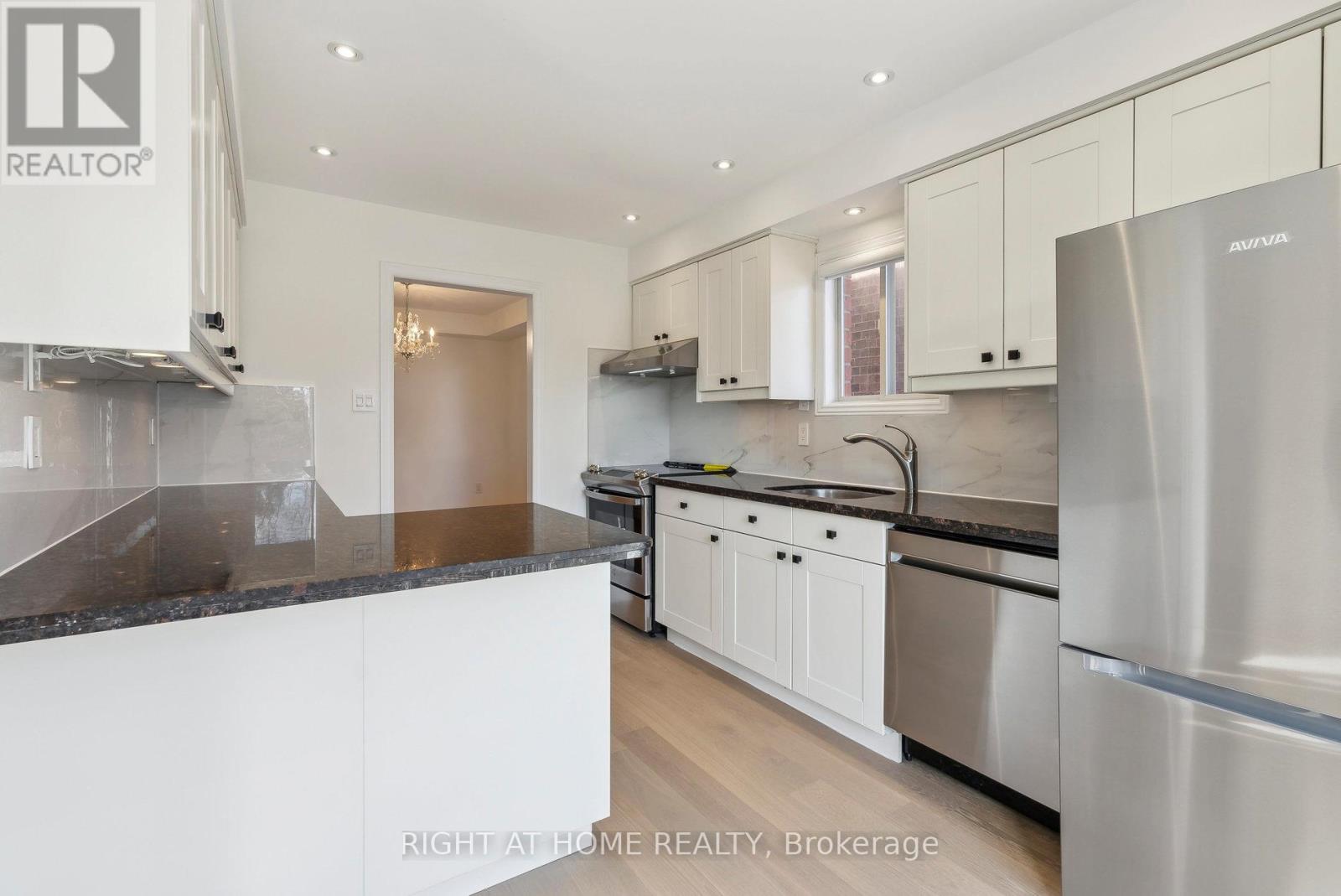 45 Bayel Crescent, Richmond Hill, Ontario  L4S 1C3 - Photo 9 - N12046732