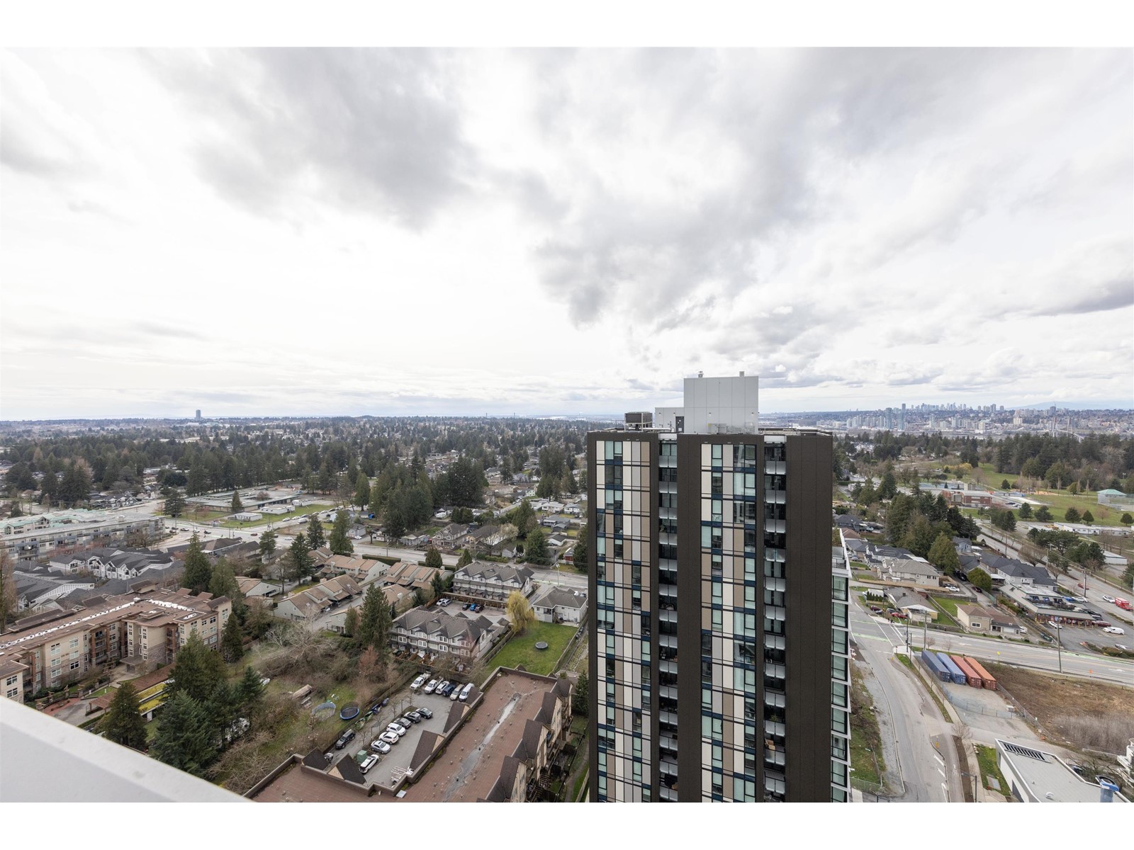 2704 13308 Central Avenue, Surrey, British Columbia  V3T 0M4 - Photo 34 - R2973029