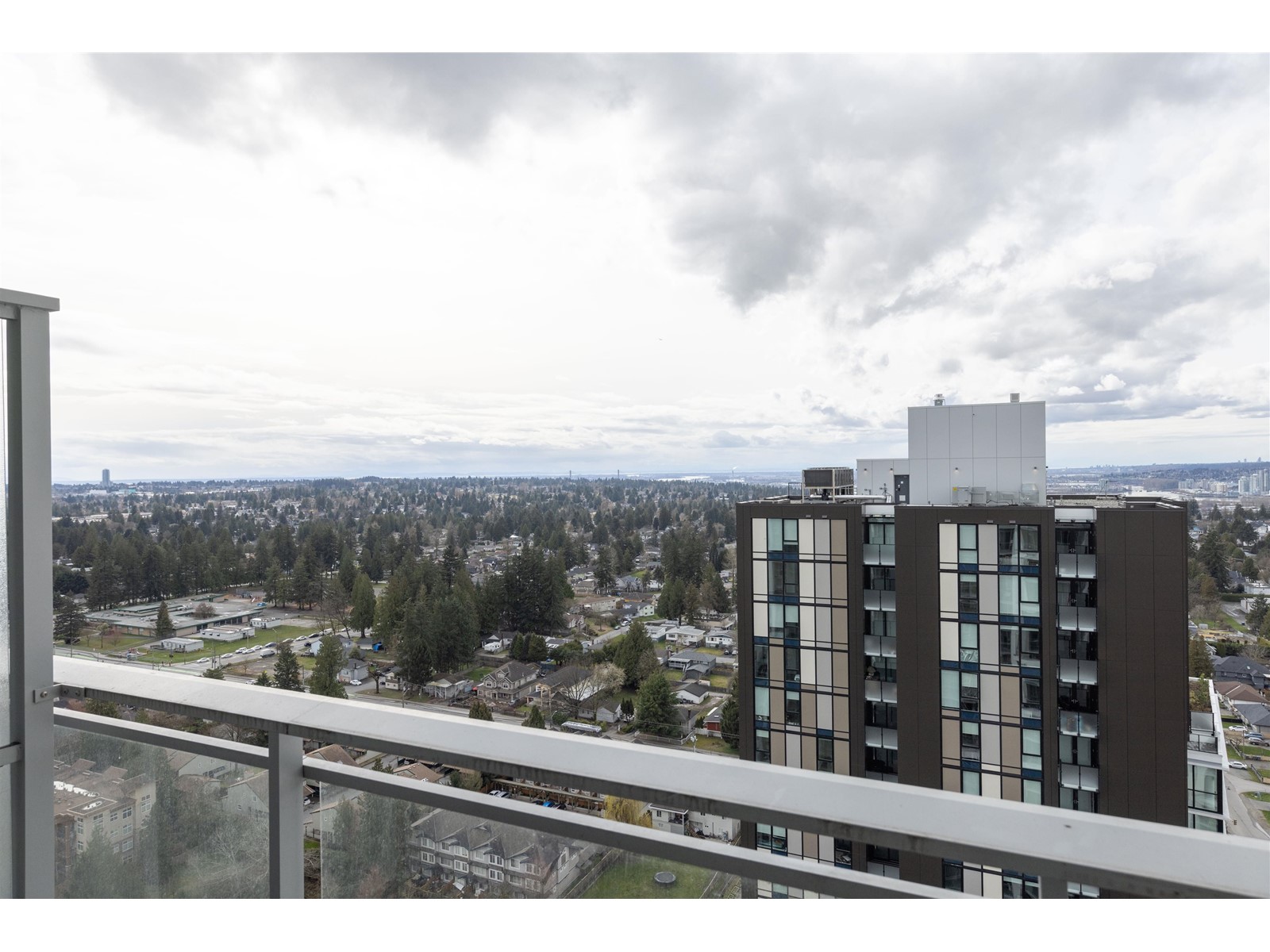 2704 13308 Central Avenue, Surrey, British Columbia  V3T 0M4 - Photo 35 - R2973029