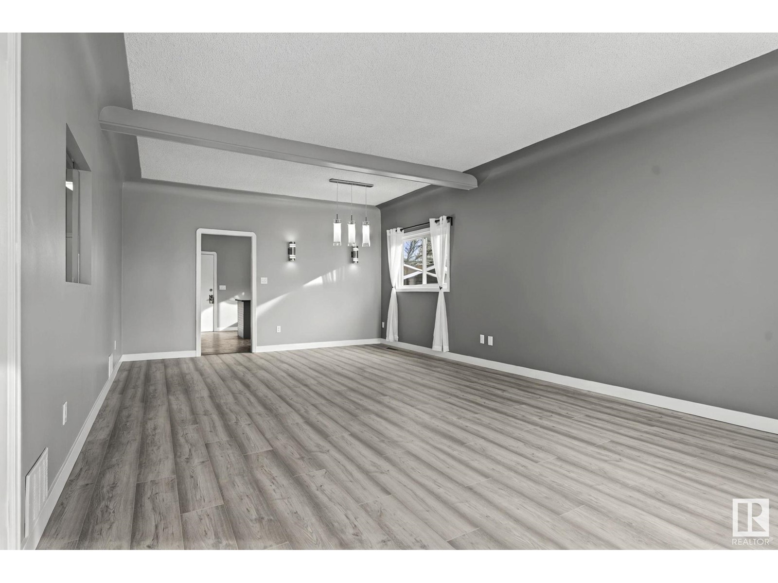 Property at 7204 78 AV NW image 2