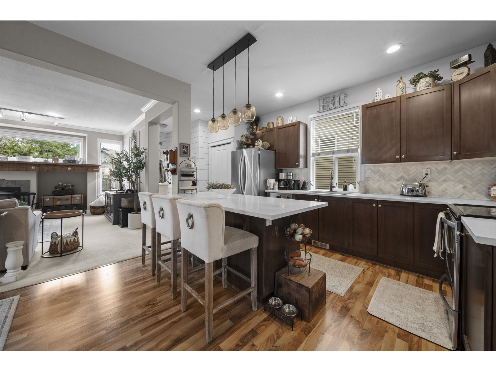 Property at 16547 60TH AVENUE image 3