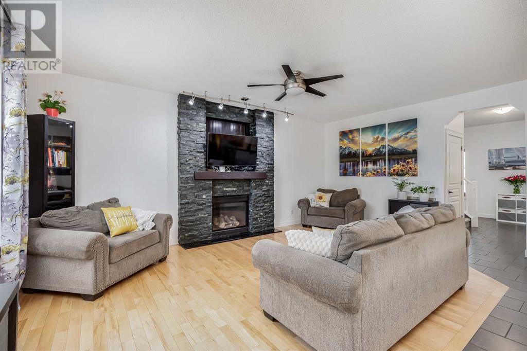 25 Morningside Bay Sw, Airdrie, Alberta  T4B 0K6 - Photo 3 - A2206321