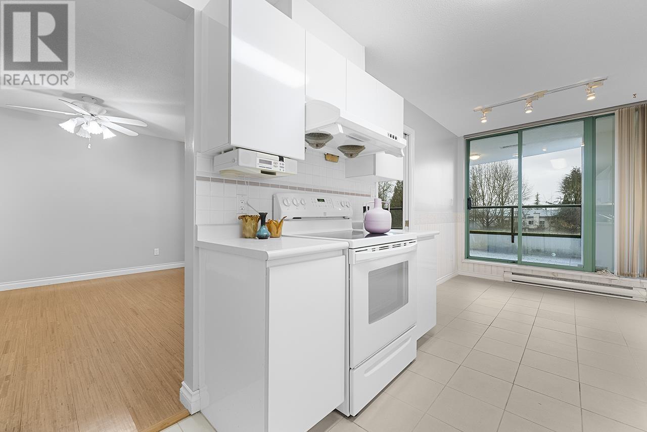201 5899 Wilson Avenue, Burnaby, British Columbia  V5H 4R9 - Photo 9 - R2982937