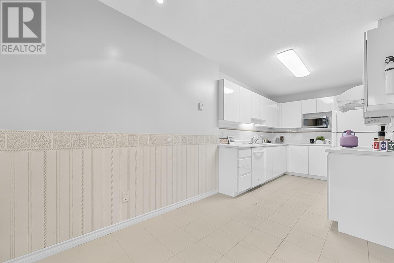 201 5899 Wilson Avenue, Burnaby, British Columbia  V5H 4R9 - Photo 10 - R2982937