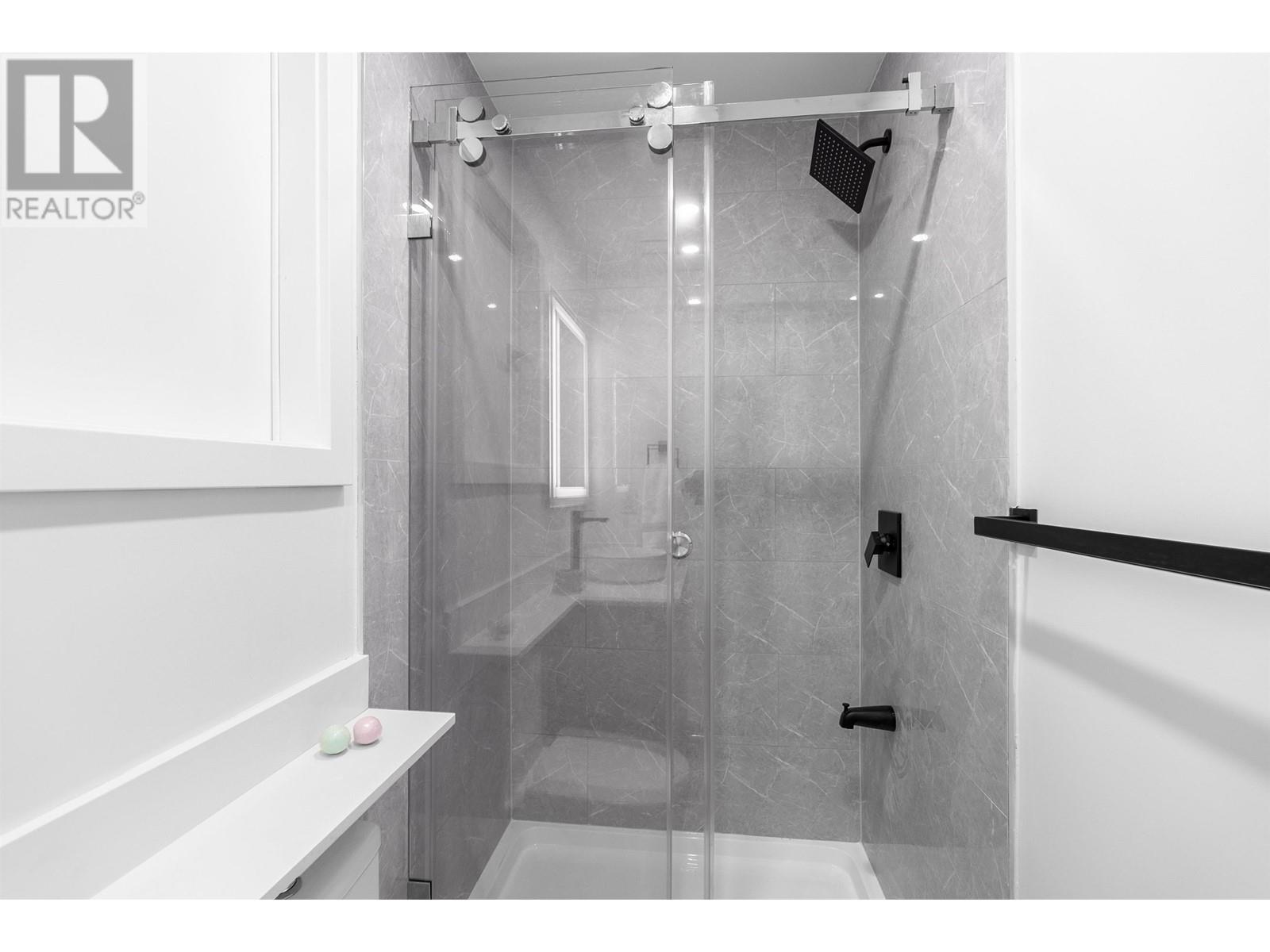 2 4215 W 13th Avenue, Vancouver, British Columbia  V6R 2T7 - Photo 12 - R2983014