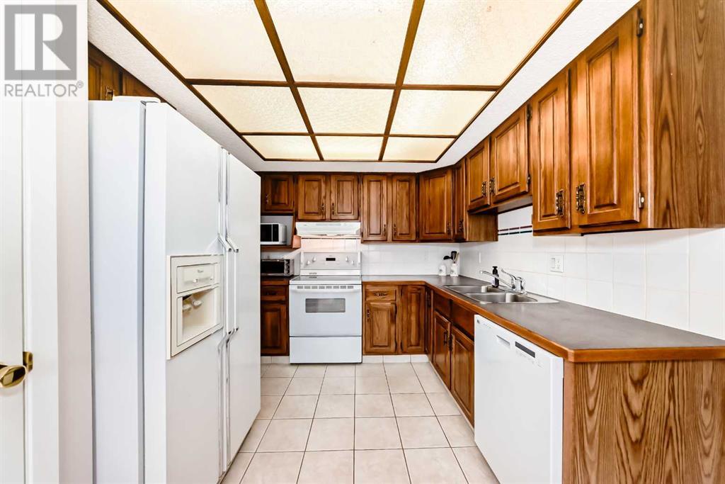 Property at 64 Woodbrook Close SW image 4