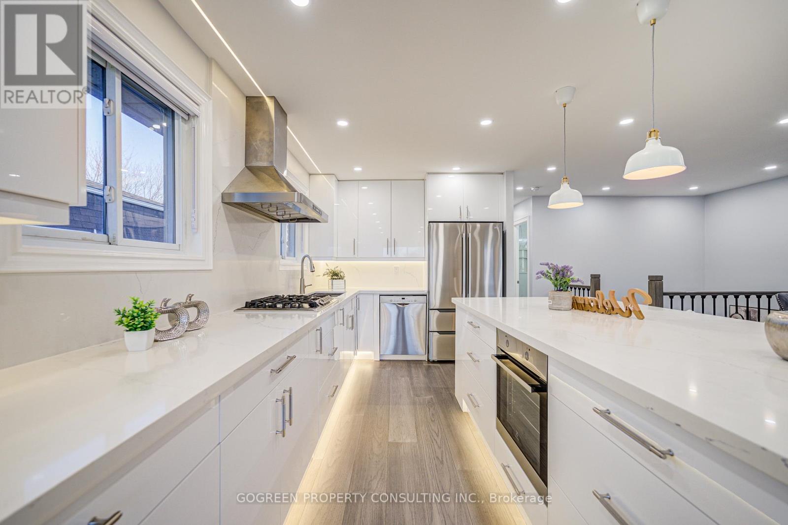 Property at 36 HEATHERSIDE DRIVE image 3