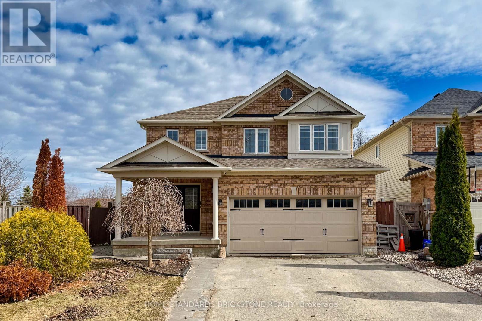Property at 37 LAKE CRES STREET image 1