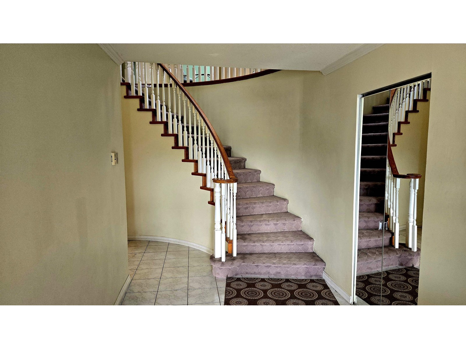 Property at 7170 124A STREET image 4