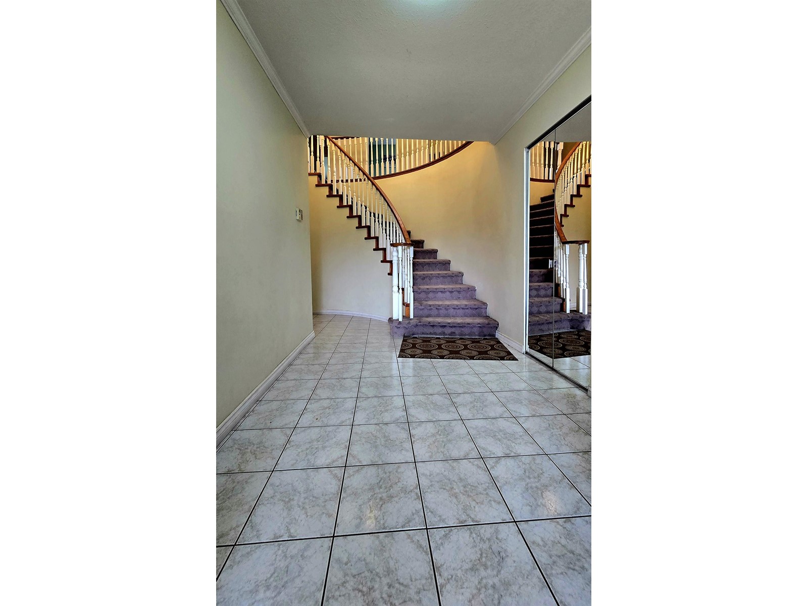 Property at 7170 124A STREET image 5