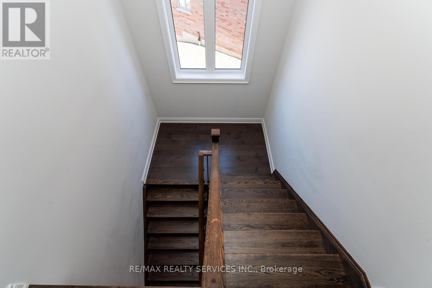 945 Pondcliffe Court, Kitchener, Ontario  N2R 0M9 - Photo 24 - X12046837