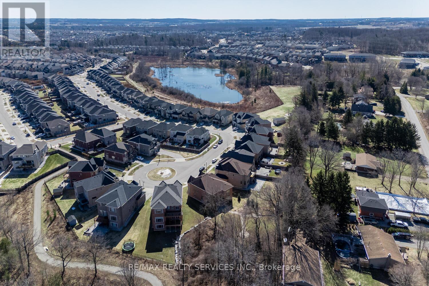 Property at 945 PONDCLIFFE COURT image 3