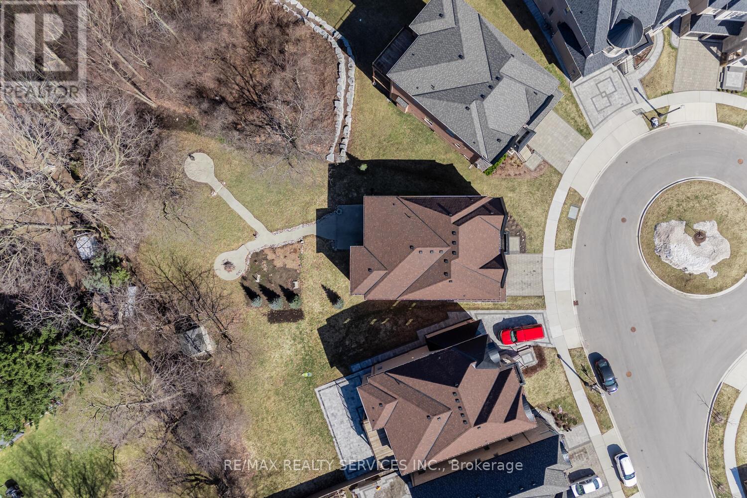 Property at 945 PONDCLIFFE COURT image 4