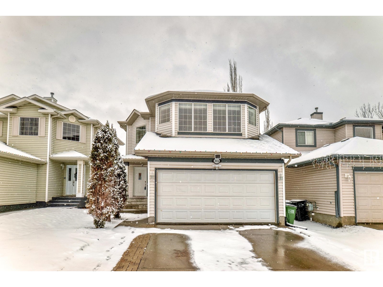 Property at 20116 46 AV NW image 1