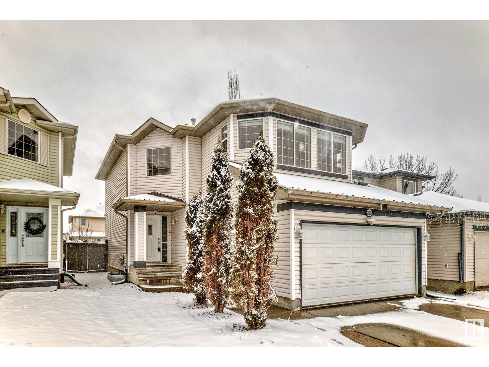 Property at 20116 46 AV NW image 2