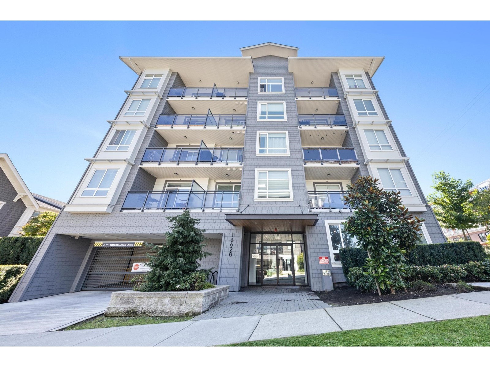 Property at 415 13628 81A AVENUE image 1