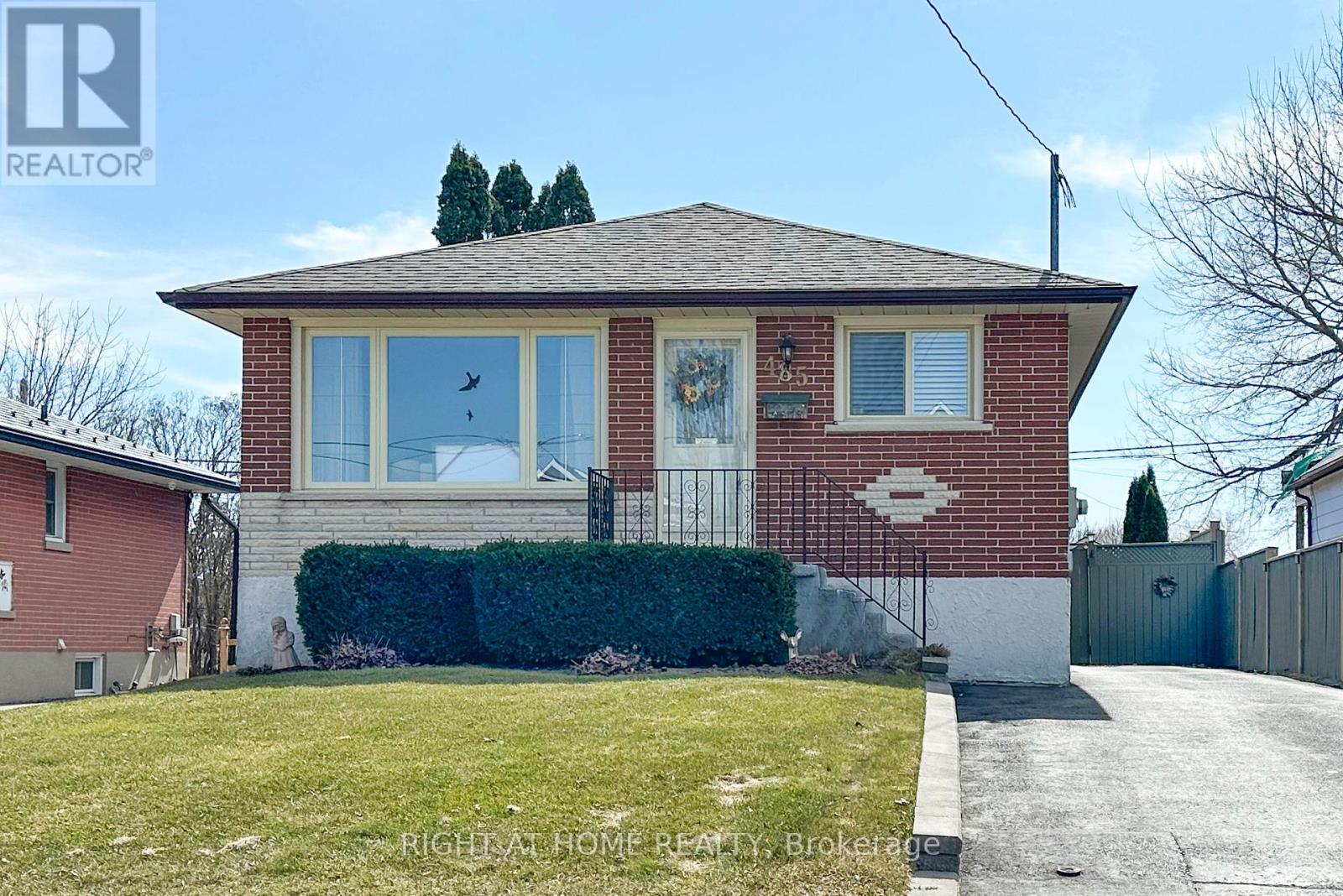 Property at 485 FAIRLEIGH AVENUE image 1