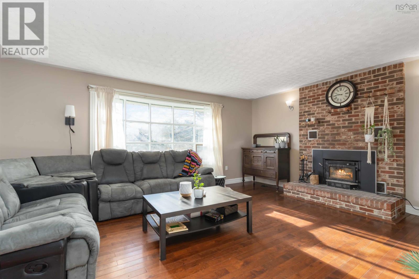 43 Bell Street, Lake Echo, Nova Scotia  B3E 1N3 - Photo 6 - 202506040