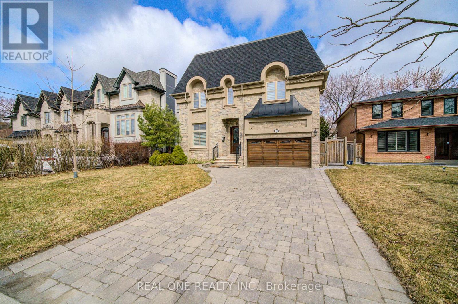 Property at 210 MAPLEHURST AVENUE image 2