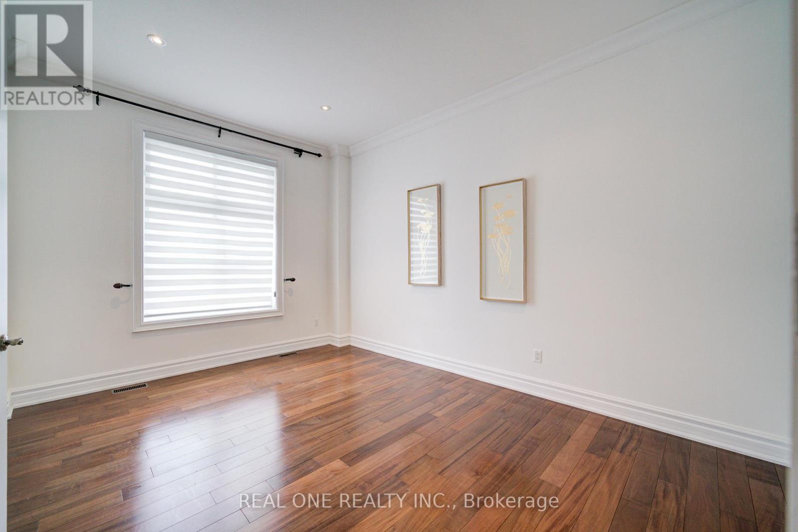Property at 210 MAPLEHURST AVENUE image 4