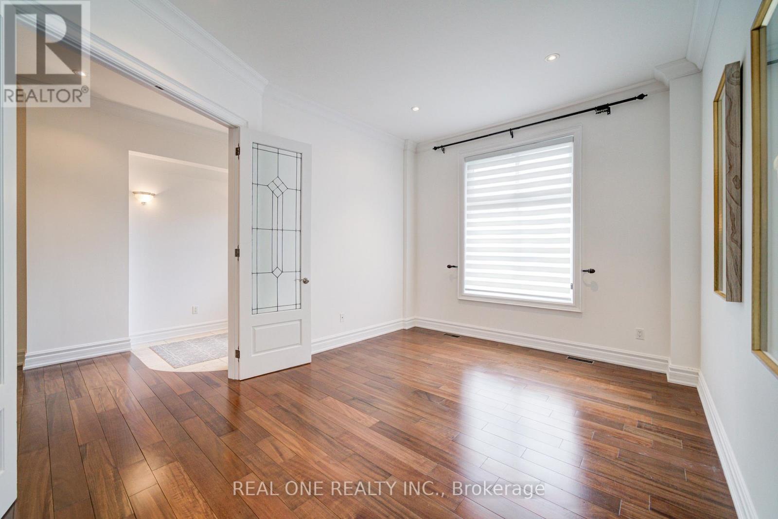 Property at 210 MAPLEHURST AVENUE image 5