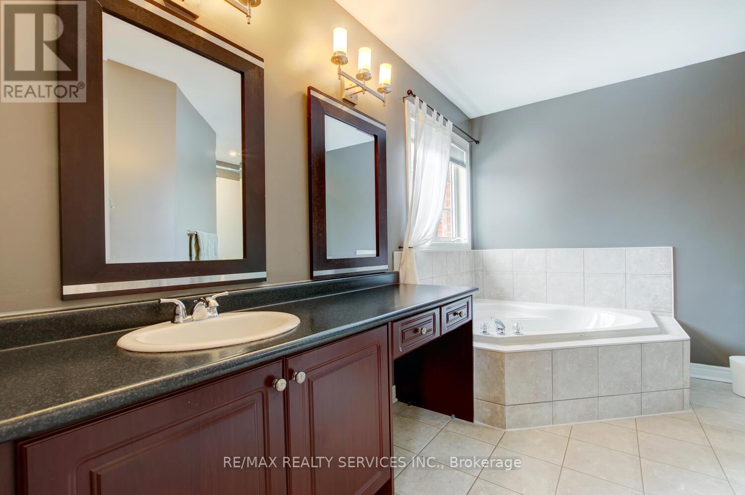 9 English Rose Lane, Caledon, Ontario  L7E 2N5 - Photo 29 - W12046917