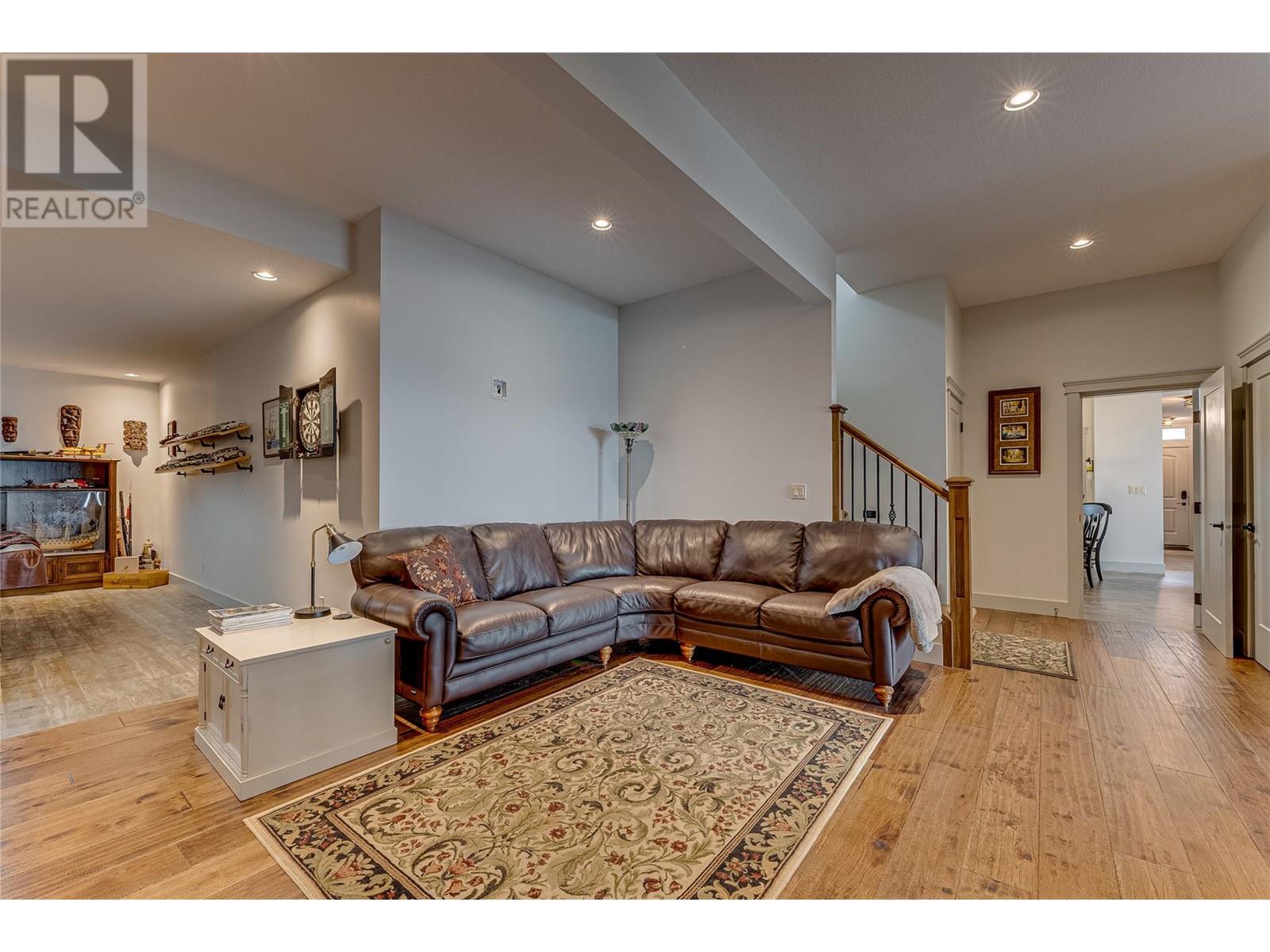 Property at 1548 Phoenix Drive image 4