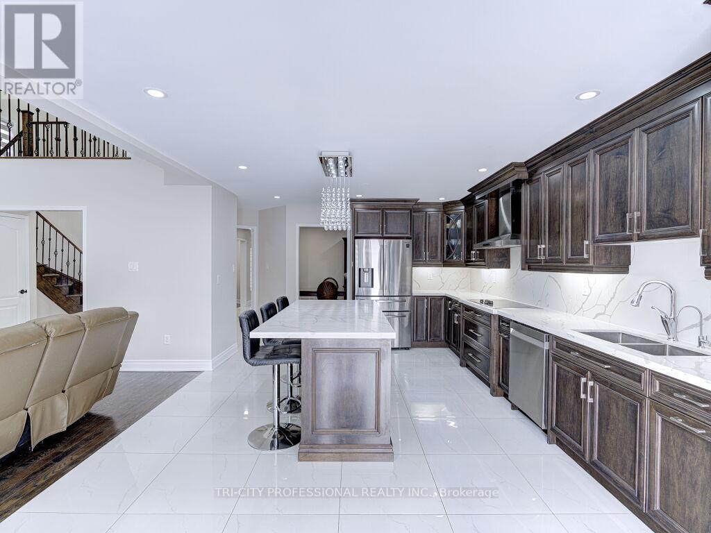 40 Brinkley Drive, Brampton, Ontario  L7A 1G9 - Photo 12 - W12046939