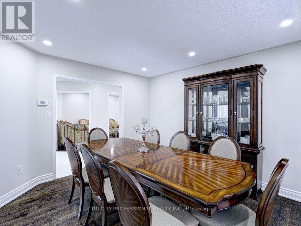 40 Brinkley Drive, Brampton, Ontario  L7A 1G9 - Photo 6 - W12046939