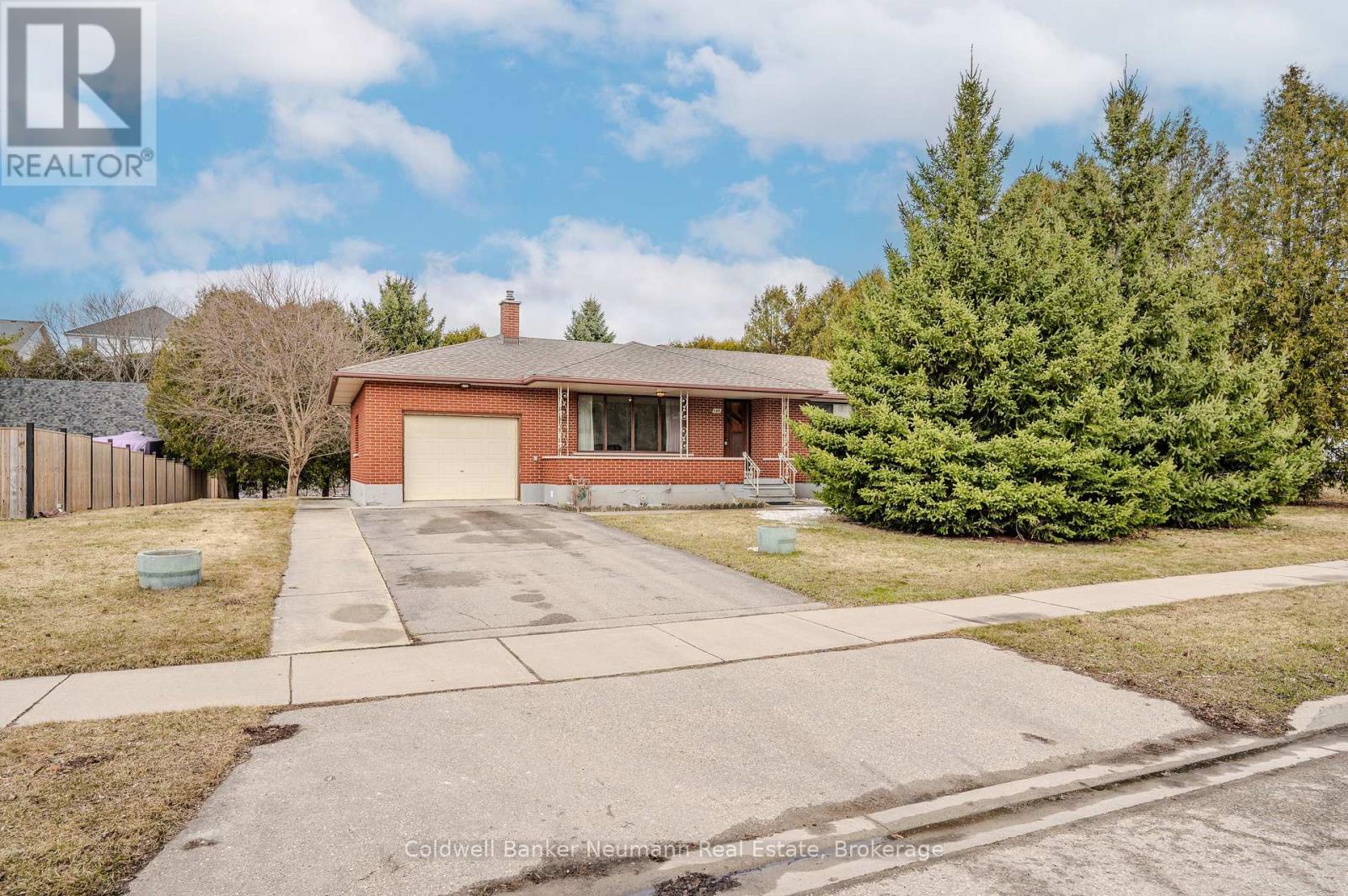 108 Fleming Road, Guelph, Ontario  N1E 6X4 - Photo 3 - X12046950