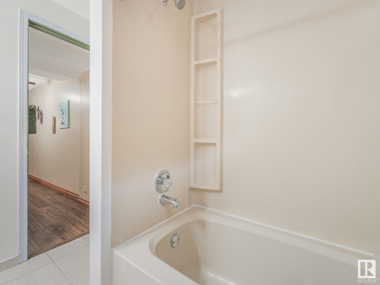 Property at 4703 43 AV NW image 4