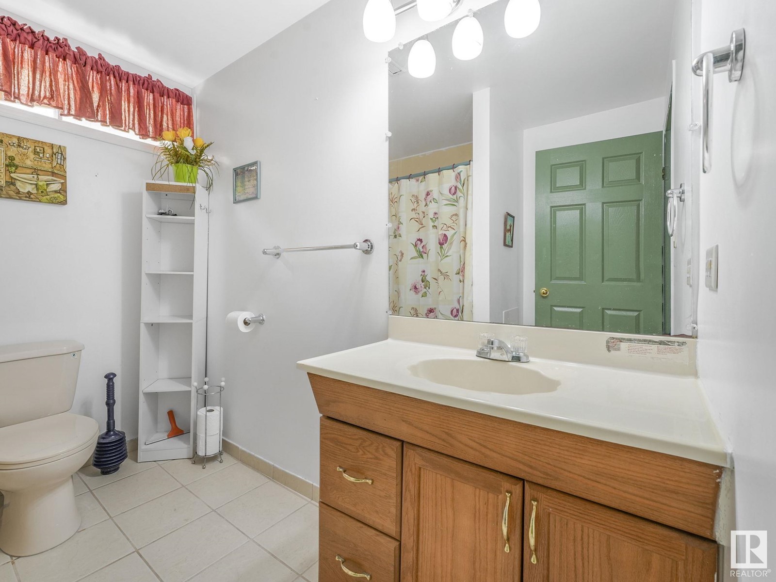 Property at 4703 43 AV NW image 2