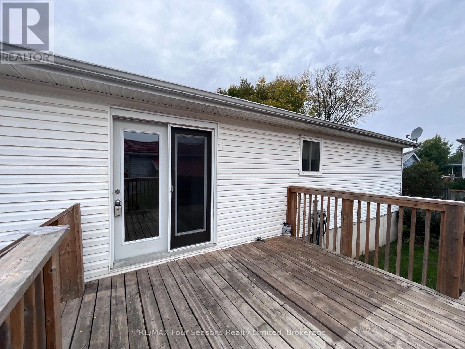 Upper - 19 Godden Street, Collingwood, Ontario  L9Y 4S5 - Photo 2 - S12046982