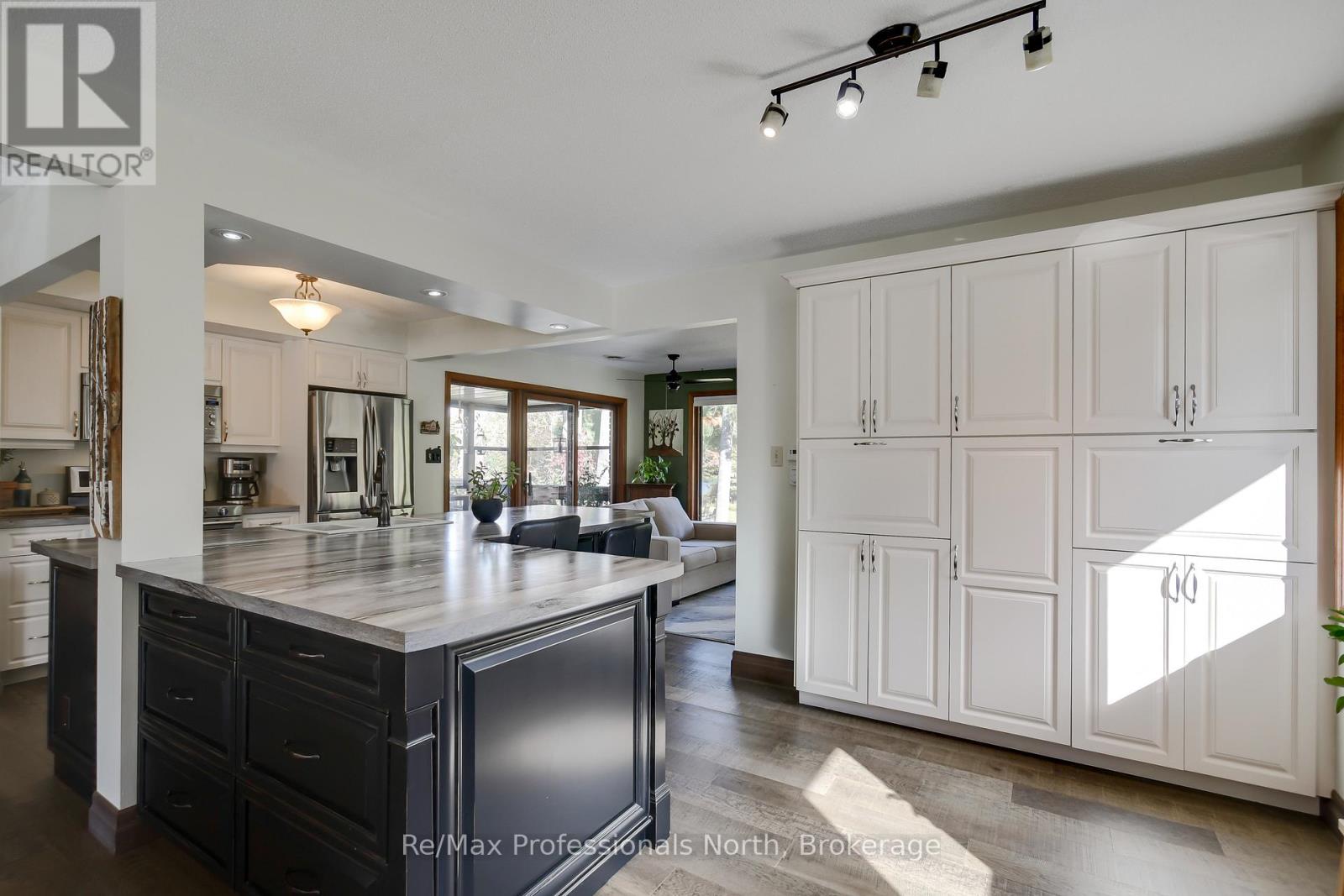 324 Bethune Drive N, Gravenhurst, Ontario  P1P 1B8 - Photo 24 - X12047021