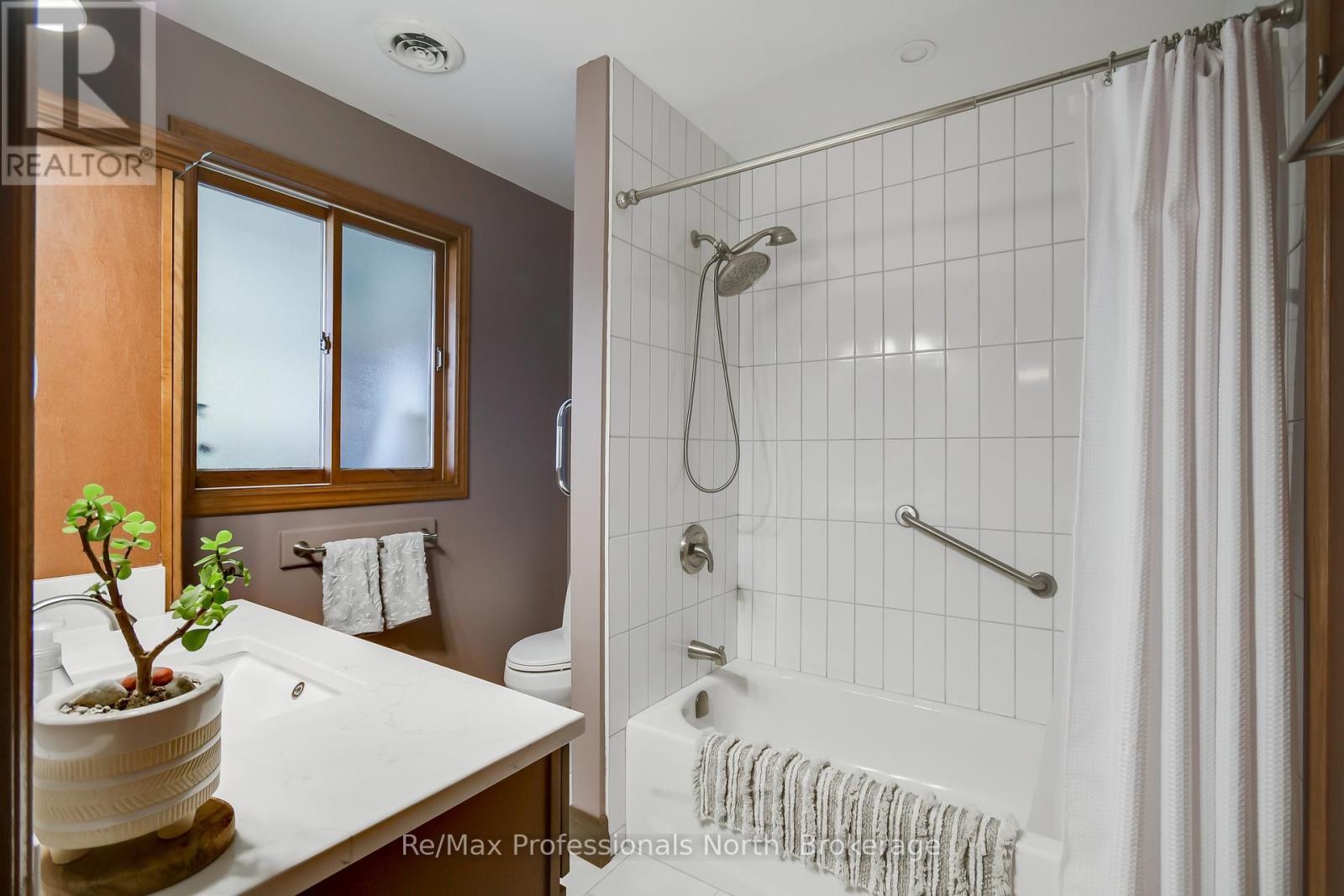 324 Bethune Drive N, Gravenhurst, Ontario  P1P 1B8 - Photo 33 - X12047021
