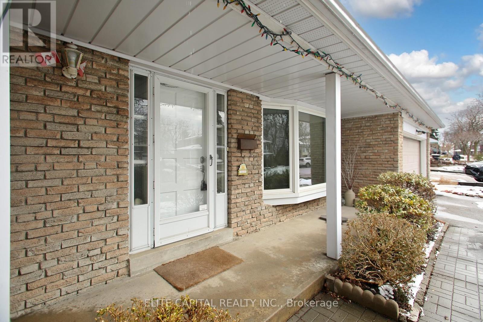 Property at 24 HOSEYHILL CRESCENT image 2