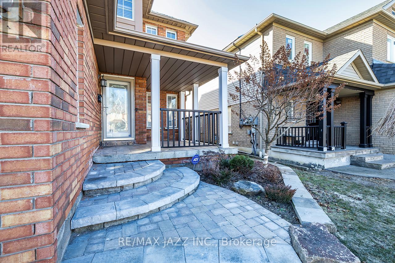 9 Tom Edwards Drive, Whitby, Ontario  L1R 2R4 - Photo 6 - E12037711