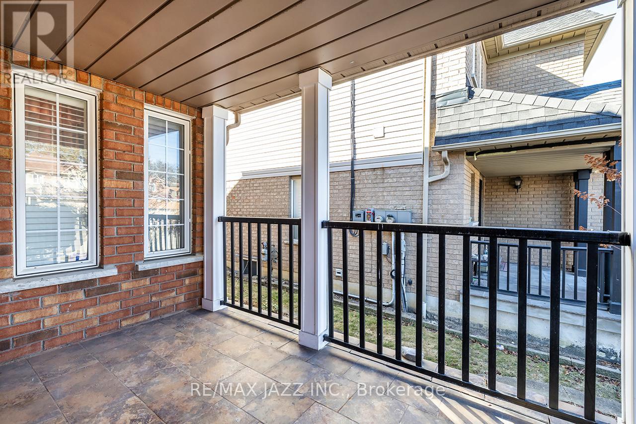 9 Tom Edwards Drive, Whitby, Ontario  L1R 2R4 - Photo 7 - E12037711