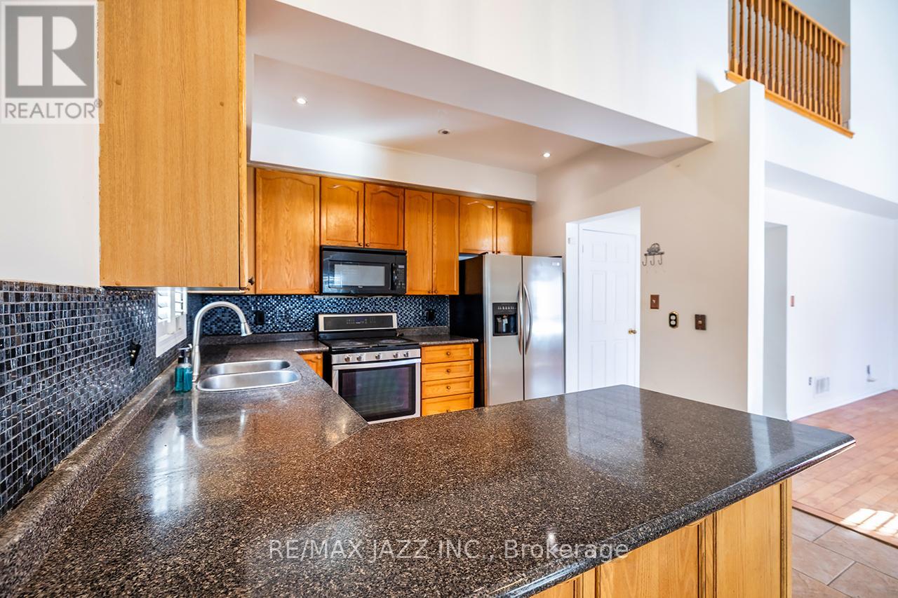 9 Tom Edwards Drive, Whitby, Ontario  L1R 2R4 - Photo 9 - E12037711