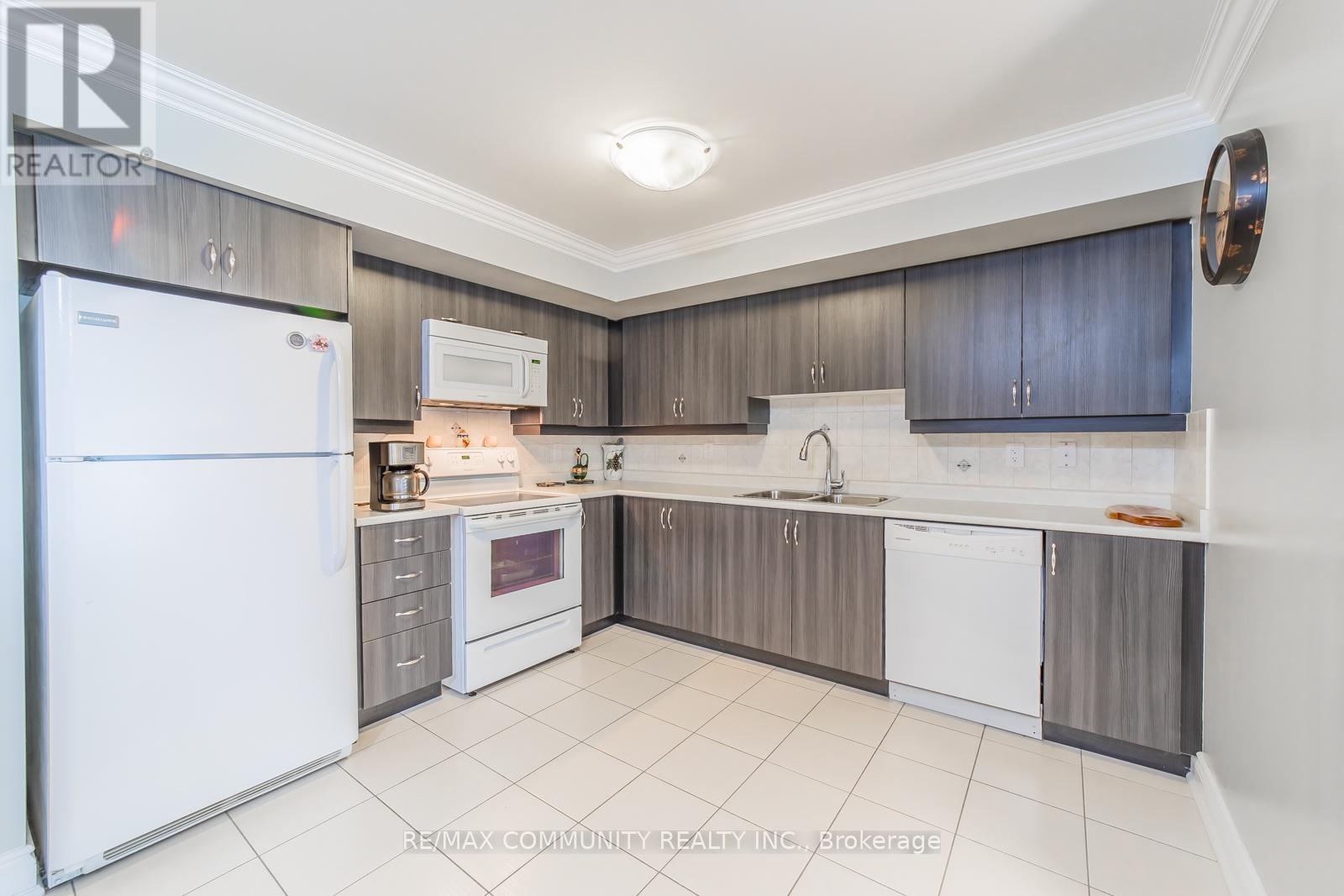 79 - 100 Parrotta Drive, Toronto (Humberlea-Pelmo Park), Ontario  M9M 0B5 - Photo 12 - W12046980