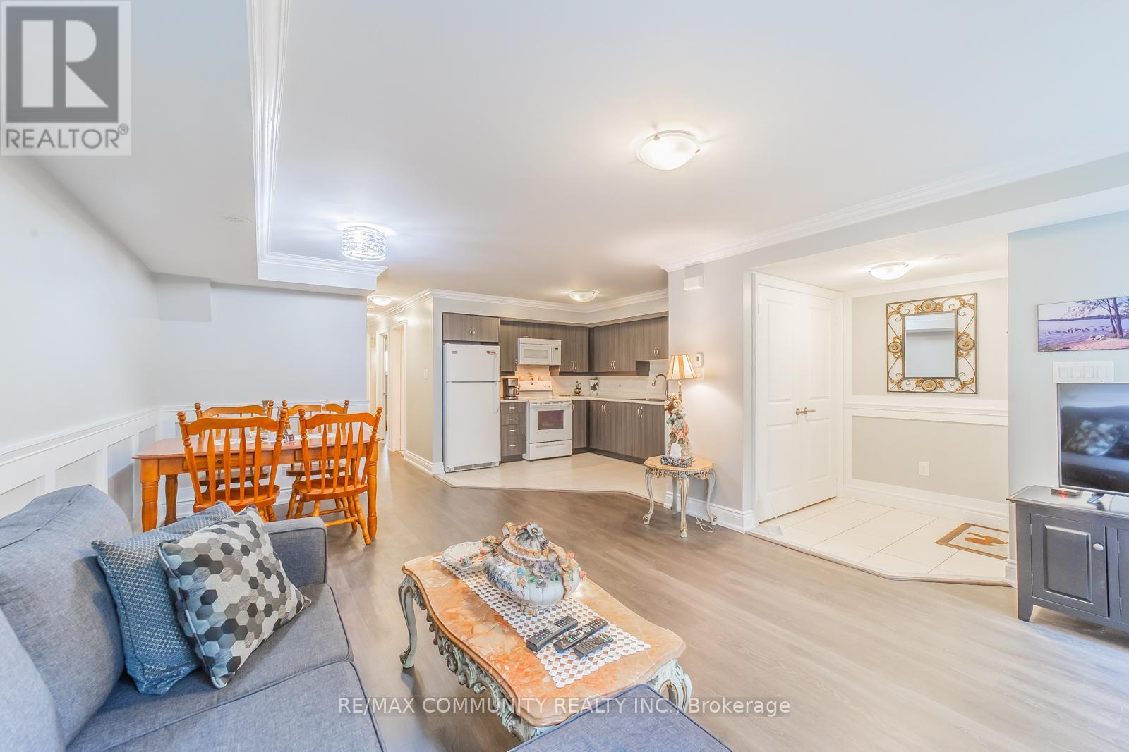 79 - 100 Parrotta Drive, Toronto (Humberlea-Pelmo Park), Ontario  M9M 0B5 - Photo 8 - W12046980